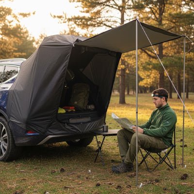 homme près bois sous tente voiture toile noir