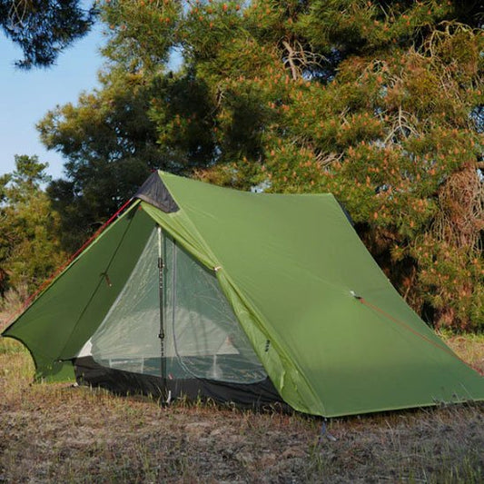 Tente bivouac porte ouverte moustiquaire